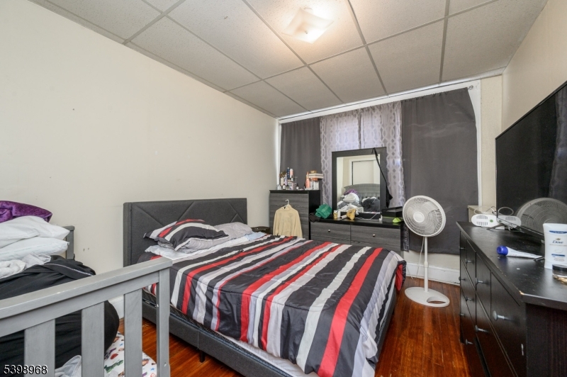 Newark City, NJ 07107,427-429 N 12Th St