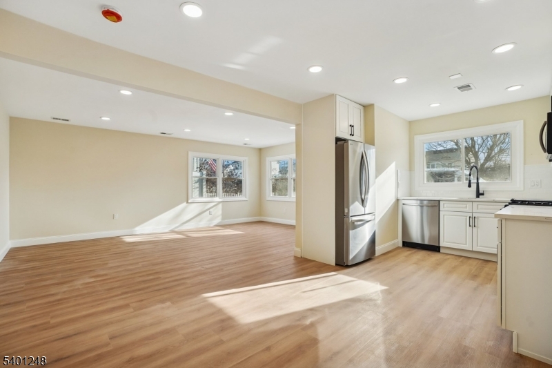 Summit City, NJ 07901,11 Washington Ave #1