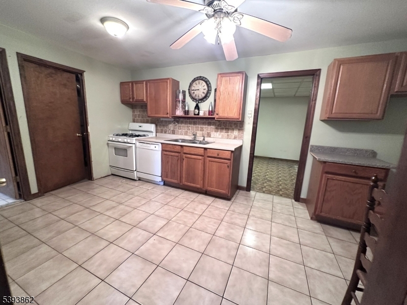 Boonton Town, NJ 07005,935 Wootton St