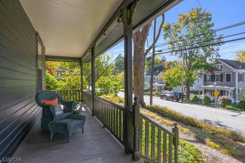 Peapack Gladstone Boro, NJ 07934,52 Mendham Rd