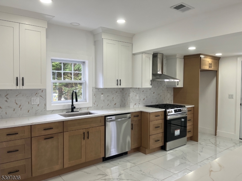 Kenilworth Boro, NJ 07033,43 S Michigan Ave