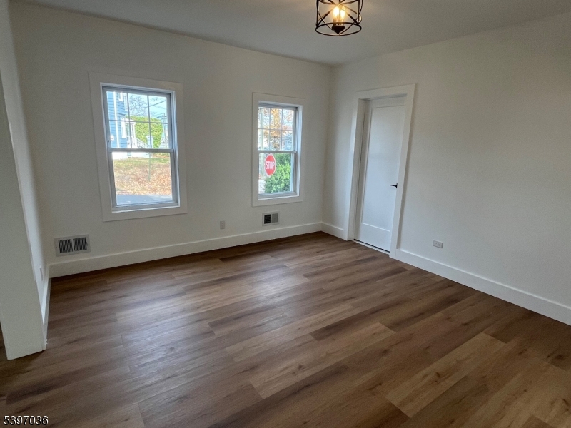 Kenilworth Boro, NJ 07033,43 S Michigan Ave