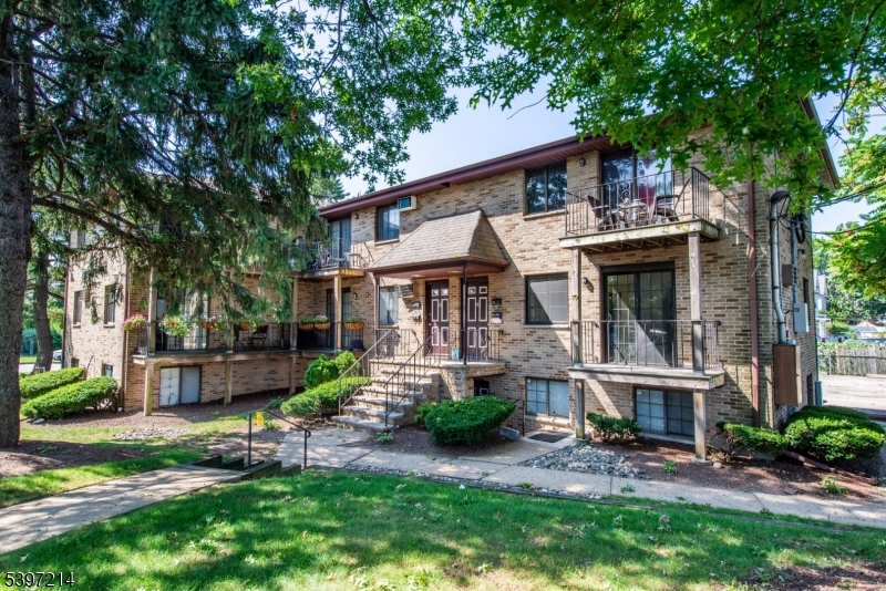 Clifton City, NJ 07011,79 Getty Ave #4B