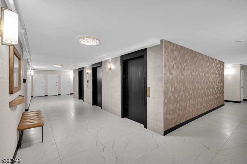 Cliffside Park Boro, NJ 07010,300 Winston Dr-C1601 #1601