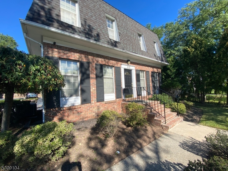 212 Pompton Ave, Verona Twp., NJ 07044