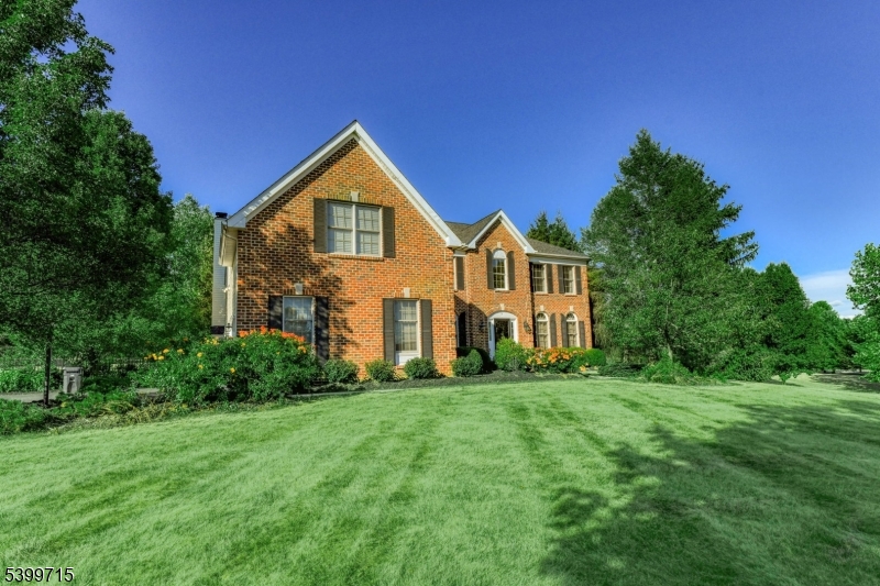 5 Hidden Valley Way, Franklin Twp., NJ 08802