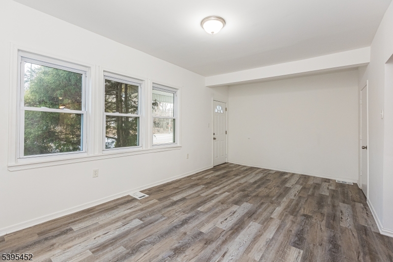 Verona Twp., NJ 07044,112 Pompton Ave #1