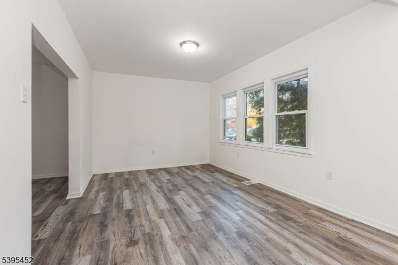 Verona Twp., NJ 07044,112 Pompton Ave #1