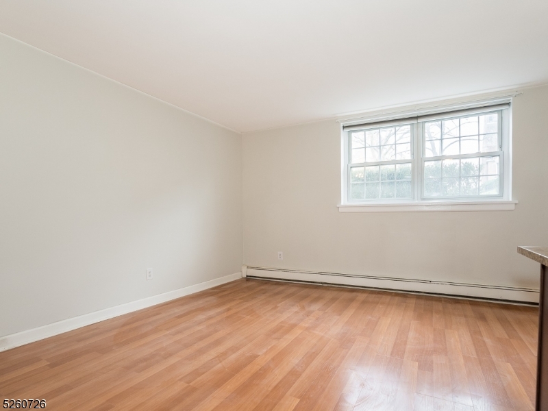 Morristown Town, NJ 07960,48-50 Elm St #E