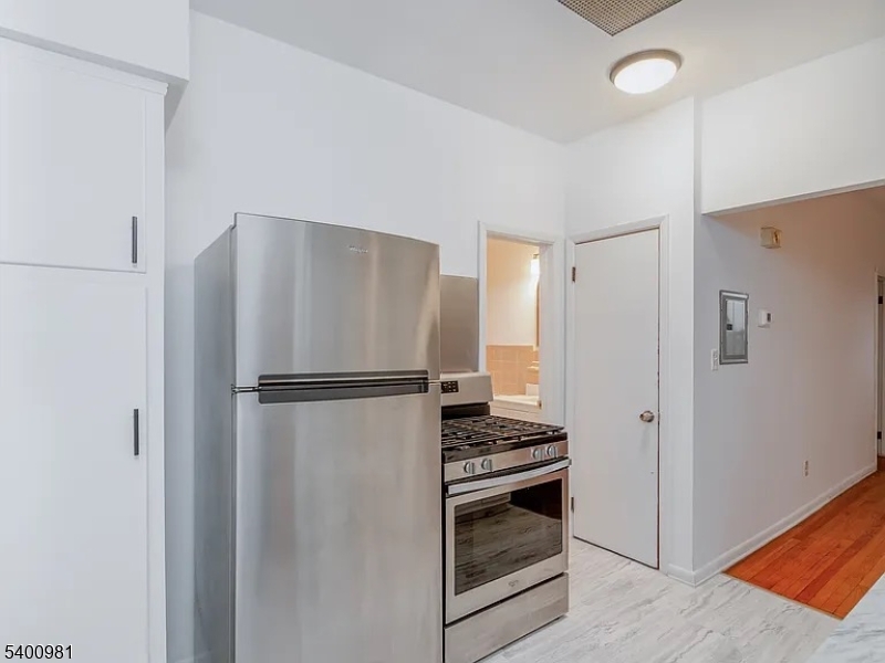 Belleville Twp., NJ 07109,502 Washington Ave #6