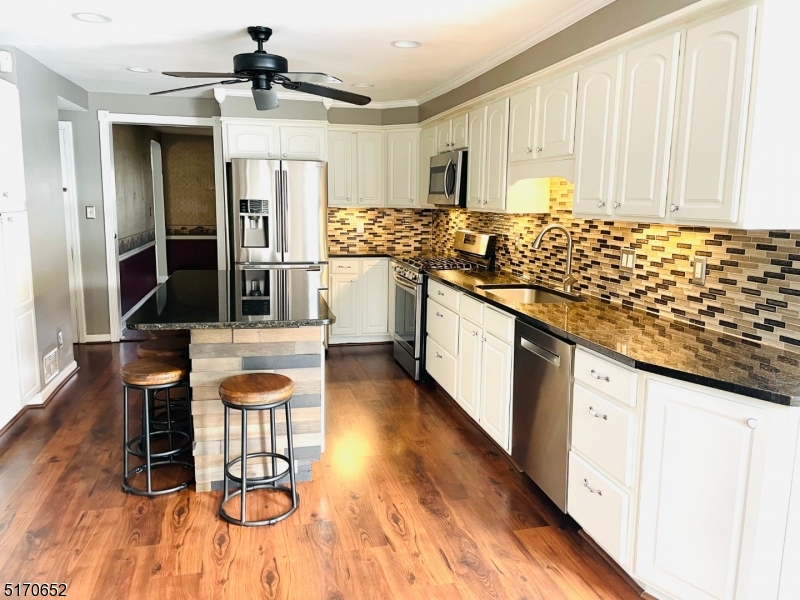 Rahway City, NJ 07065,57 Russell Ave