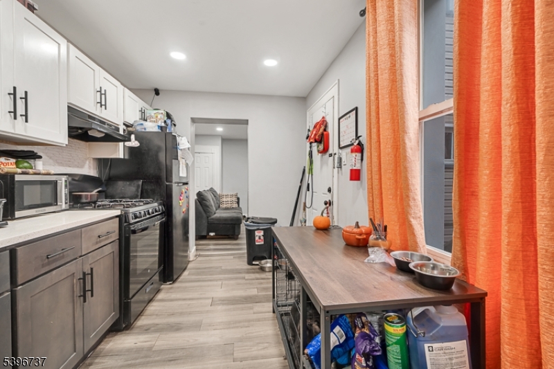 Bloomfield Twp., NJ 07003,14 Crown St