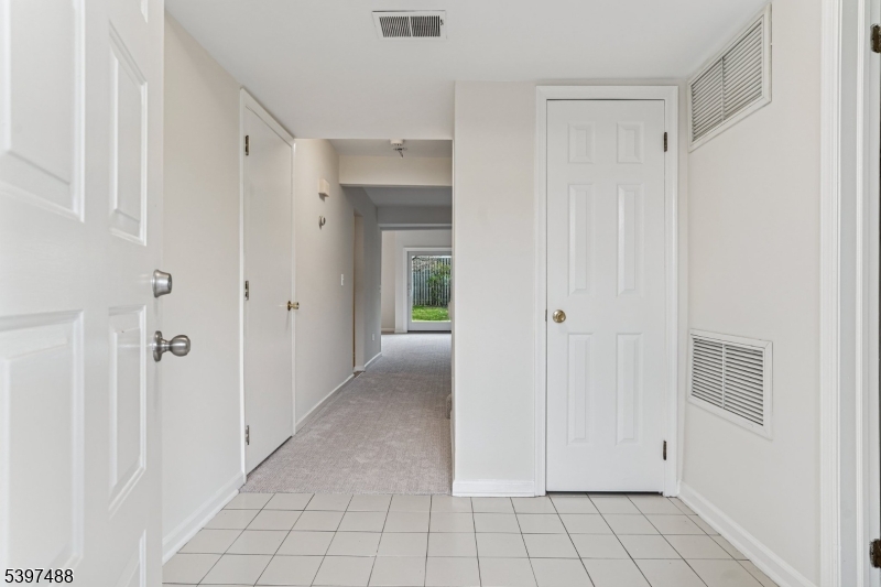 Madison Boro, NJ 07940,318 Main St #34