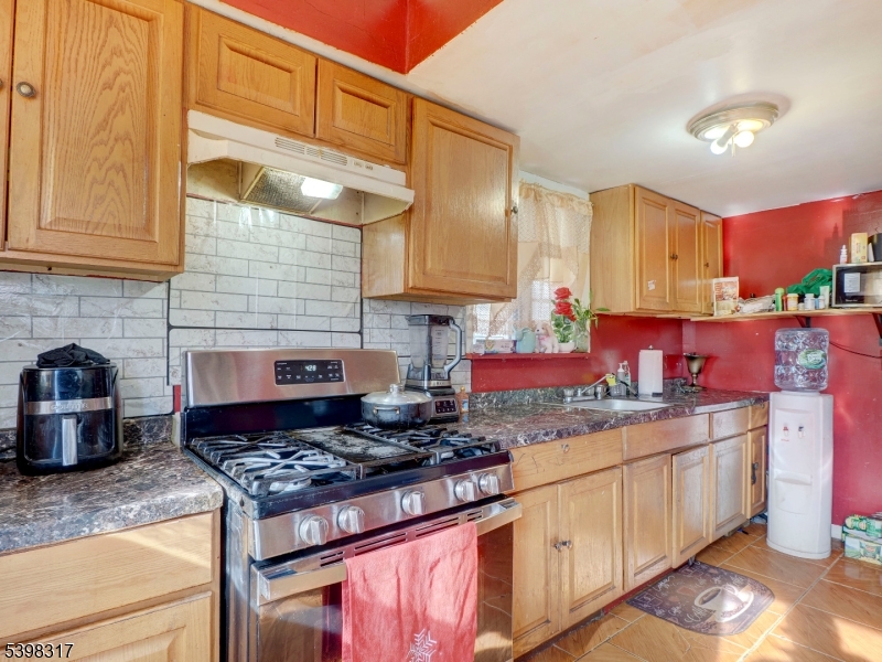 Irvington Twp., NJ 07111,77 Delmar Pl