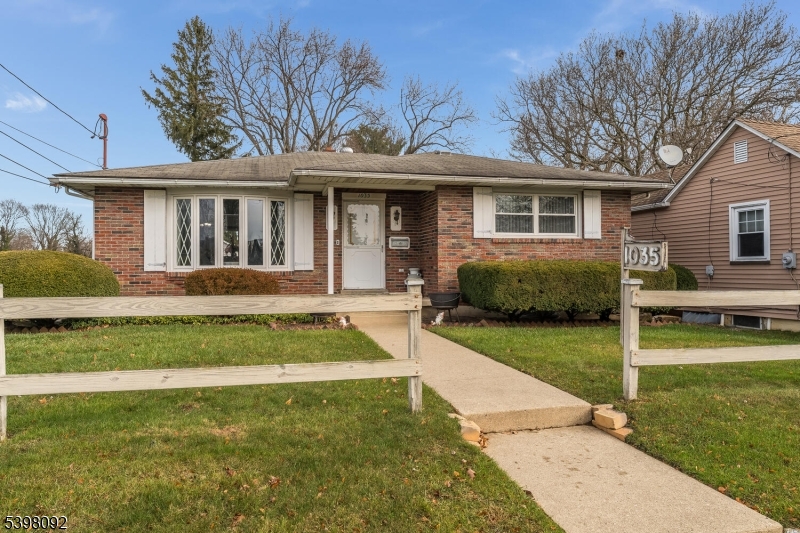 1035 Grand St, Phillipsburg Town, NJ 08865