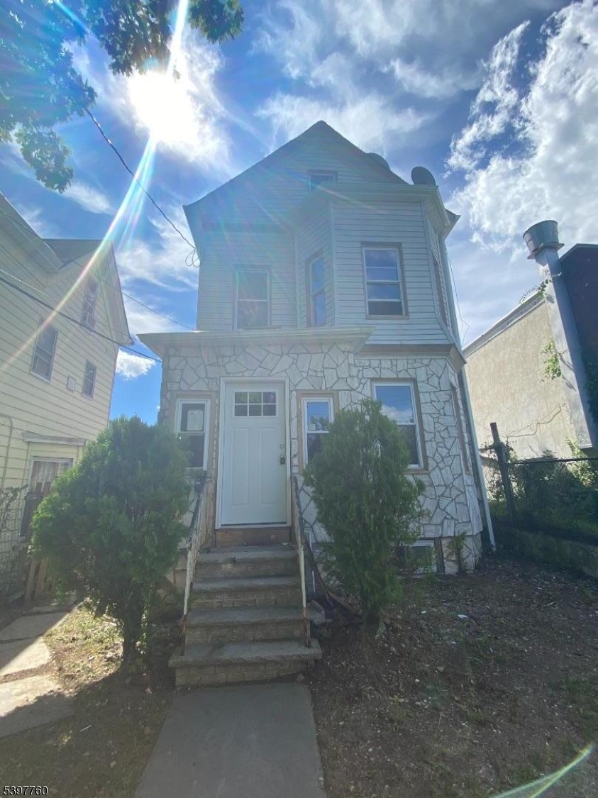 123 Haledon Ave, Paterson City, NJ 07522