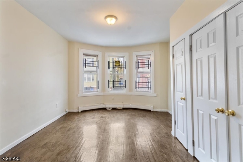 Newark City, NJ 07112,422 Jelliff Ave #1