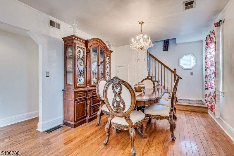 Rahway City, NJ 07065,651 W Lincoln Ave