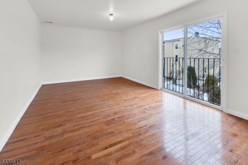 58 1St St #3, Newark City, NJ 07107