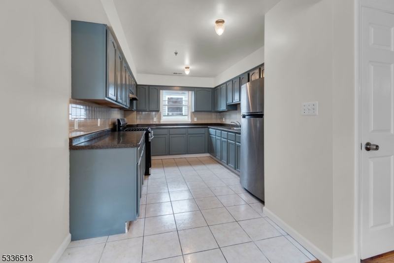 Newark City, NJ 07107,58 1St St #3