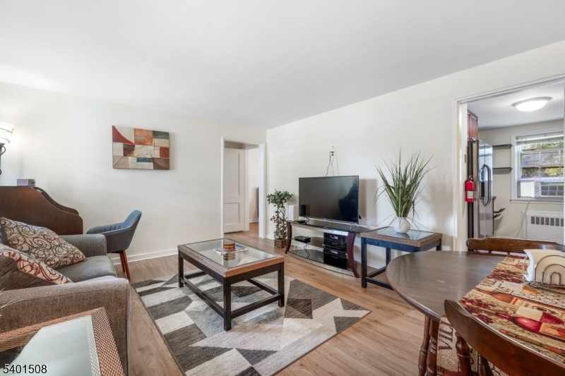 Springfield Twp., NJ 07081,445 Morris Ave #4