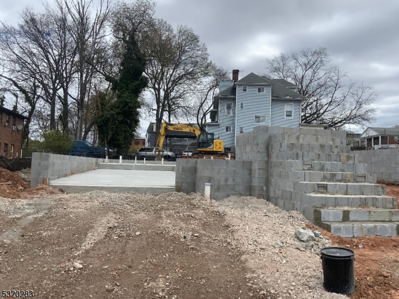 Elizabeth City, NJ 07208,307 Chilton St