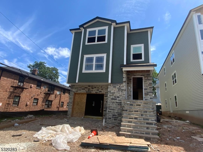 Elizabeth City, NJ 07208,307 Chilton St