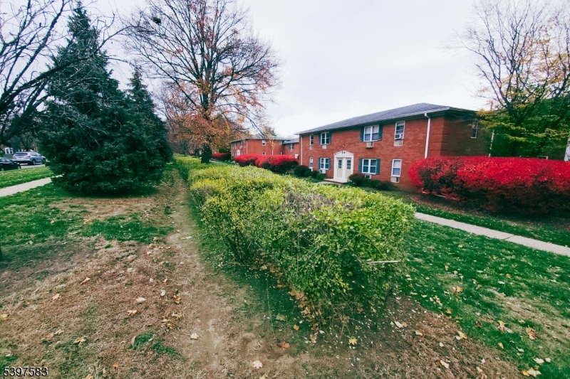 Wayne Twp., NJ 07470,1124-1B Valley Rd #1B