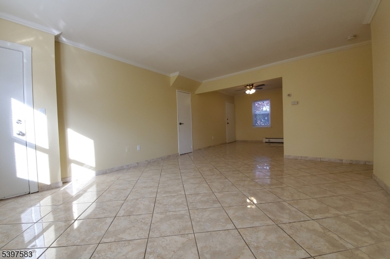 Wayne Twp., NJ 07470,1124-1B Valley Rd #1B