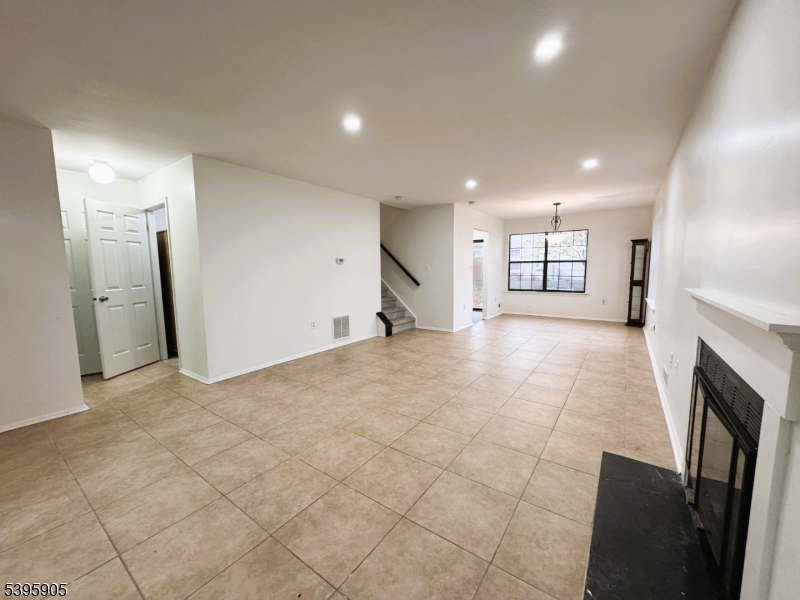 Franklin Twp., NJ 08823,1 Lyon Ln #1