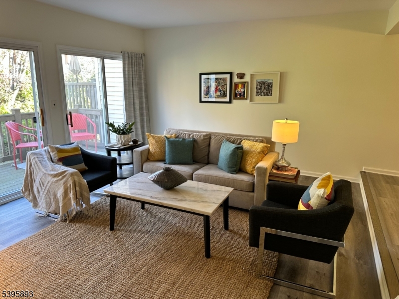 New Milford Boro, NJ 07646,44 Canterbury Ln