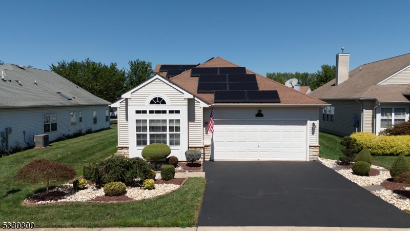 66 Vineyard Ct, Monroe Twp., NJ 08831