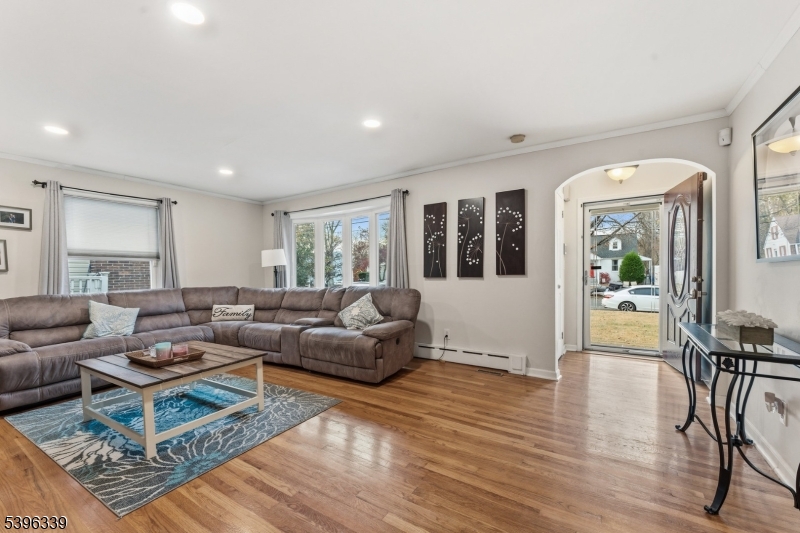 Dunellen Boro, NJ 08812,137 3 Rd St