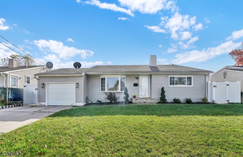 99 Cameo Pl, Woodbridge Twp., NJ 07067