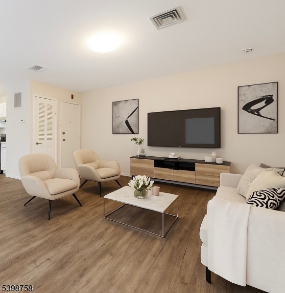 Madison Boro, NJ 07940,29 Central Ave #1R