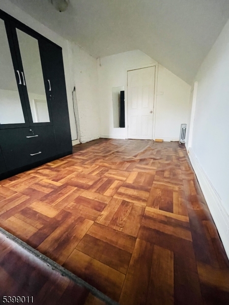 Elizabeth City, NJ 07202,123 Cherry St #3