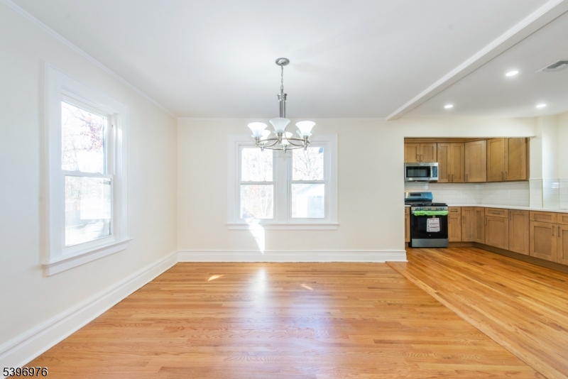 Maplewood Twp., NJ 07040,79 Essex Ave