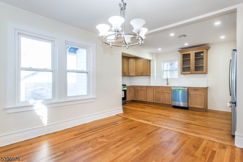 Maplewood Twp., NJ 07040,79 Essex Ave