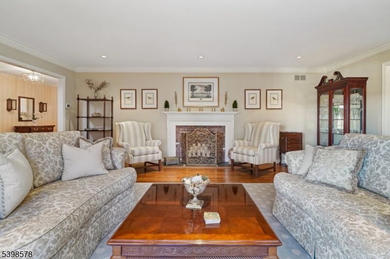 Chatham Twp., NJ 07928,45 Runnymede Rd