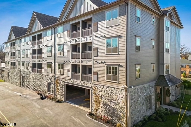 106-108 Montgomery St, Bloomfield Twp., NJ 07003