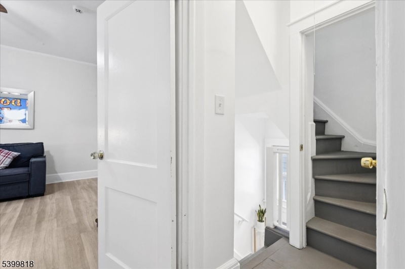 East Orange City, NJ 07018,129 Brookwood St