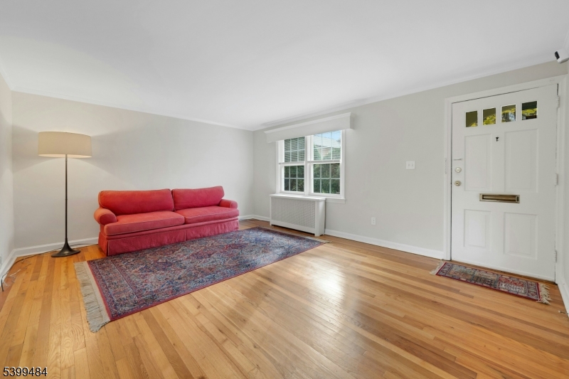 Chatham Boro, NJ 07928,380 Main St Unit19