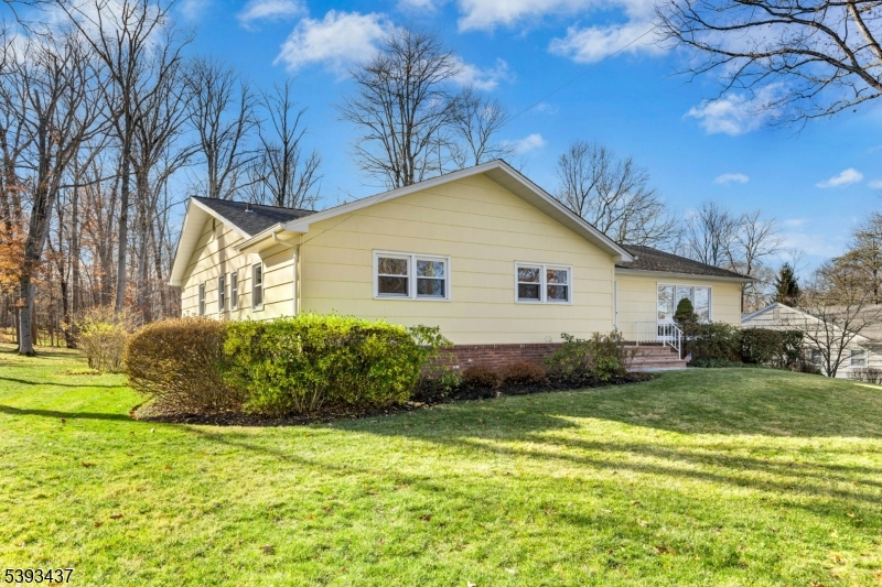 Berkeley Heights Twp., NJ 07922,150 Lenape Lane