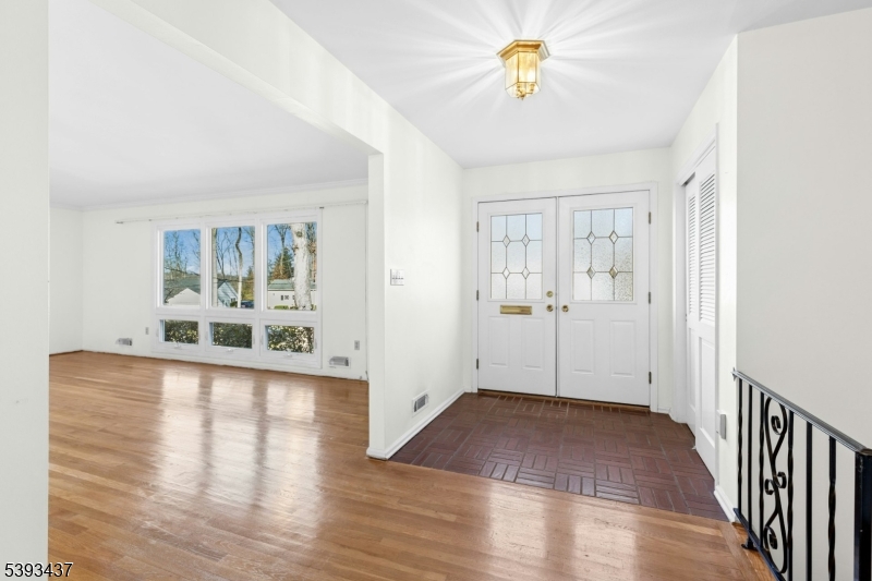 Berkeley Heights Twp., NJ 07922,150 Lenape Lane