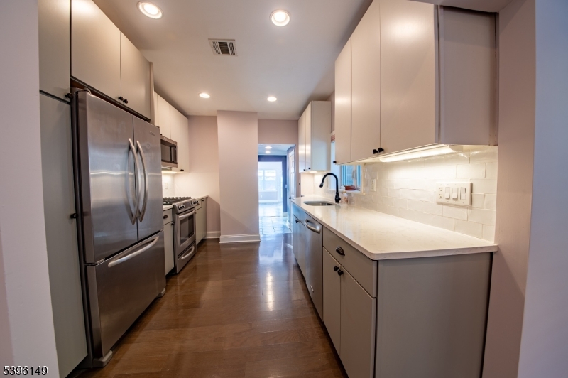 Lambertville City, NJ 08530,35 Delaware Ave