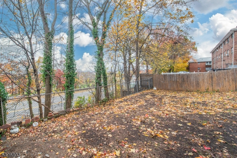 Palisades Park Boro, NJ 07650,340 Northwood Way