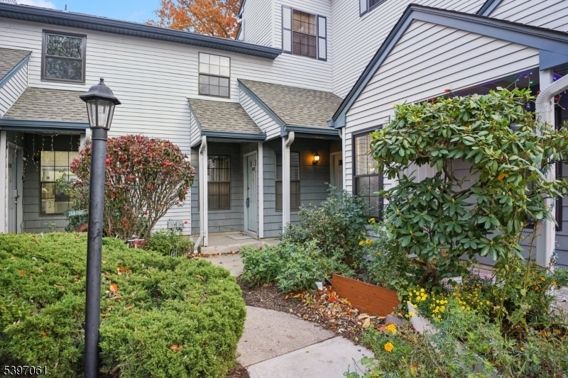 Woodbridge Twp., NJ 08830,809 Woodbridge Commons Way