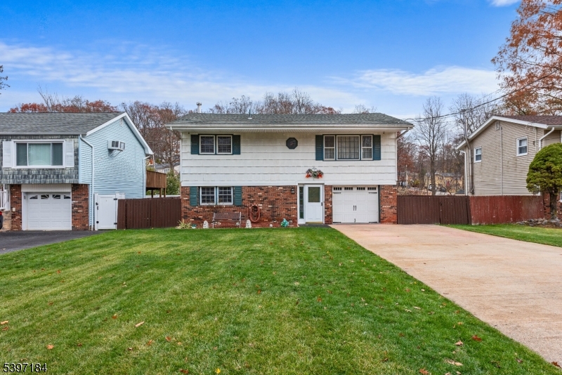 7 Tobyhanna Trl, Hopatcong Boro, NJ 07843