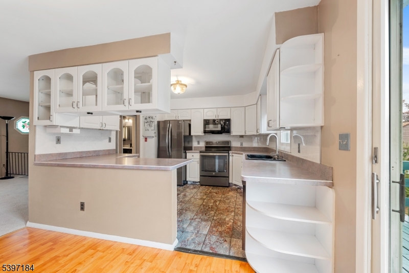 Hopatcong Boro, NJ 07843,7 Tobyhanna Trl