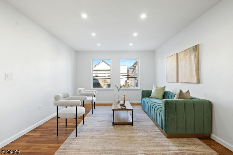 Newark City, NJ 07112,14 Willoughby St